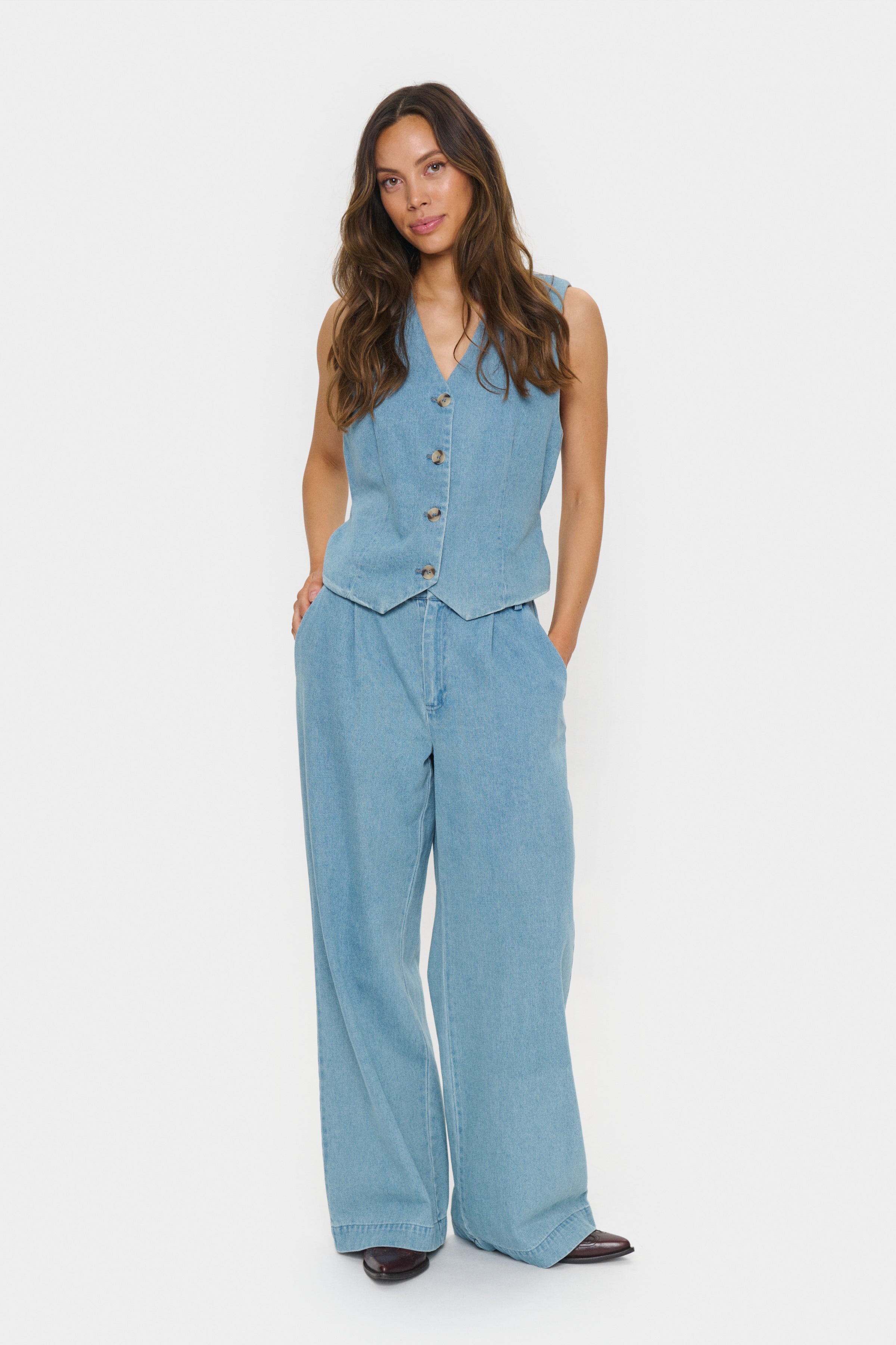 Saint Jaclyn Jeans in Smoke Blue
