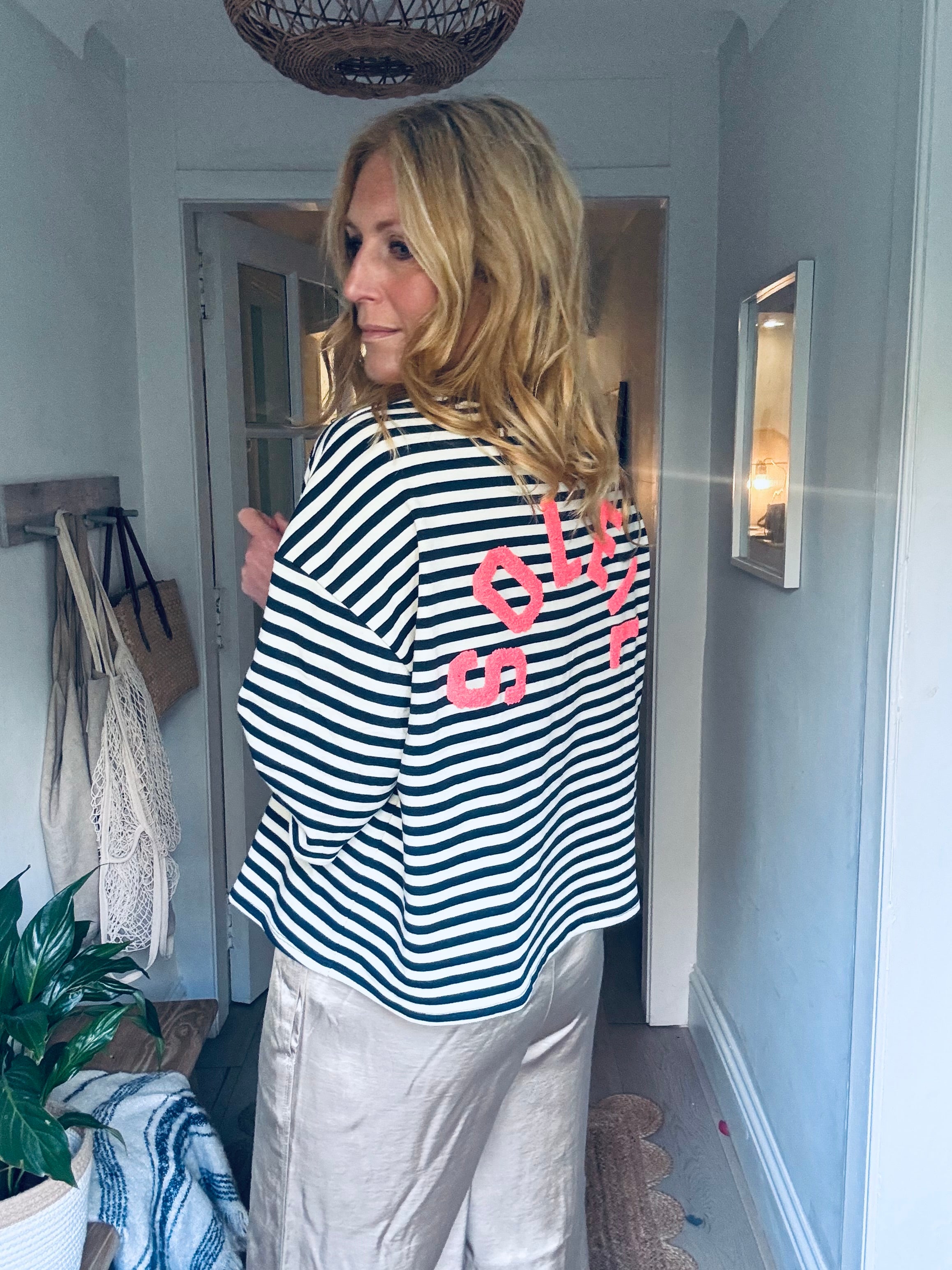 Soleil Sweatshirt tee in Navy & White (one size)