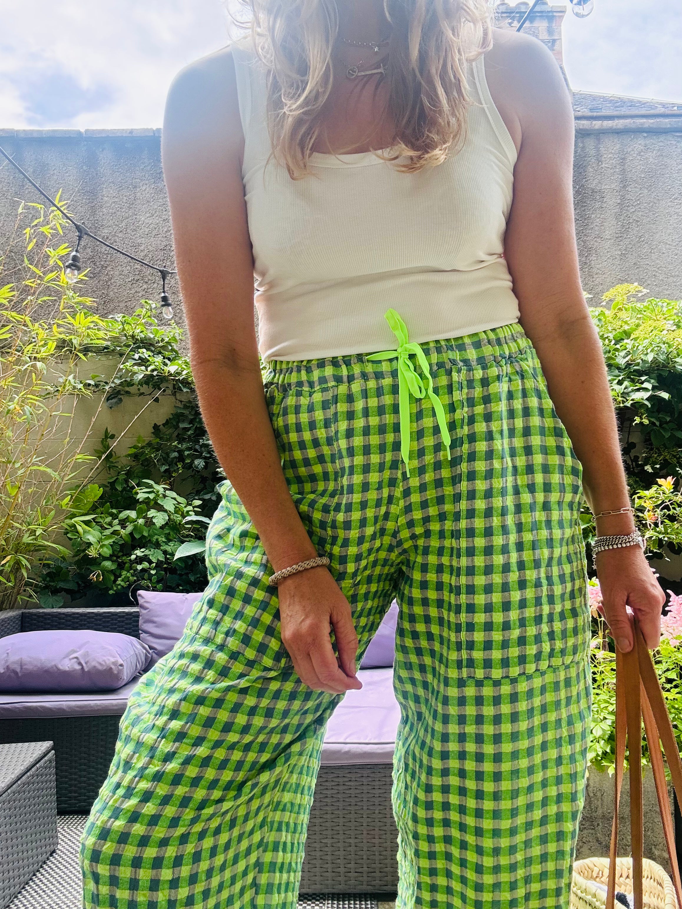 GINGHAM SEERSUCKER BALLOON TROUSERS in Green