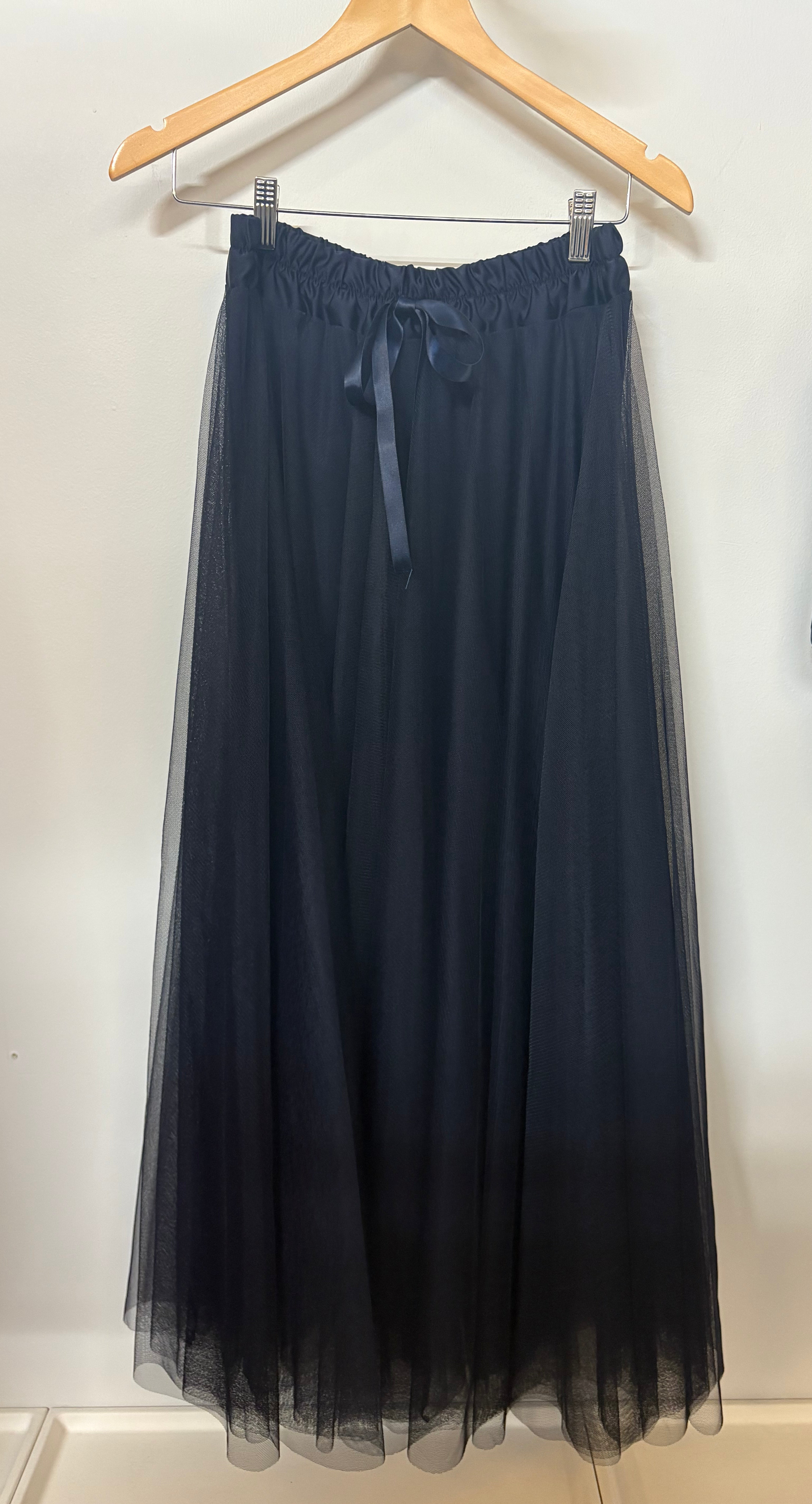 Satin Waistband Tulle Skirt in Navy (ONE SIZE)