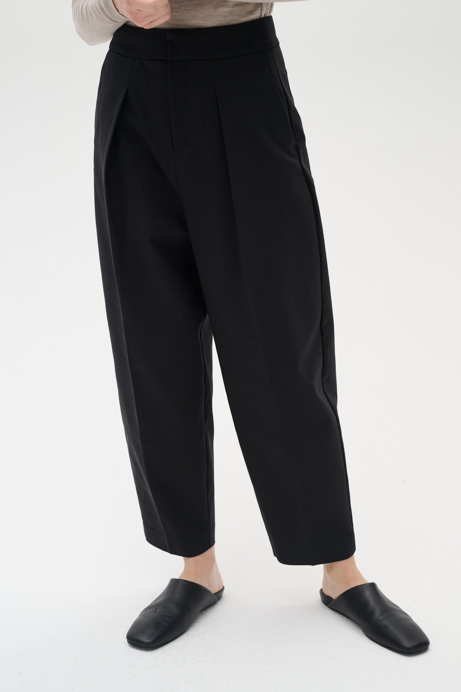 InWear Zella Barrel Pant Trouser in Black