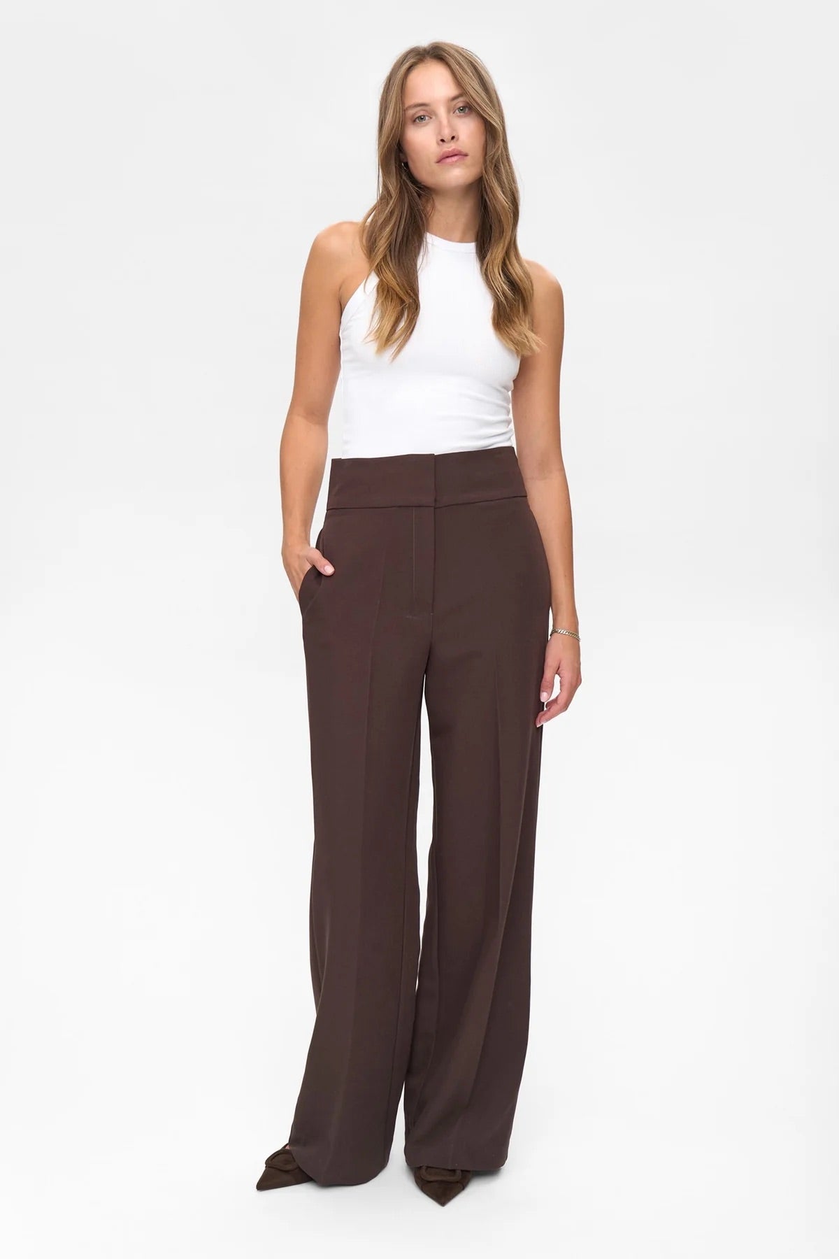 Numph Nubussy Trouser in Black Coffee Brown