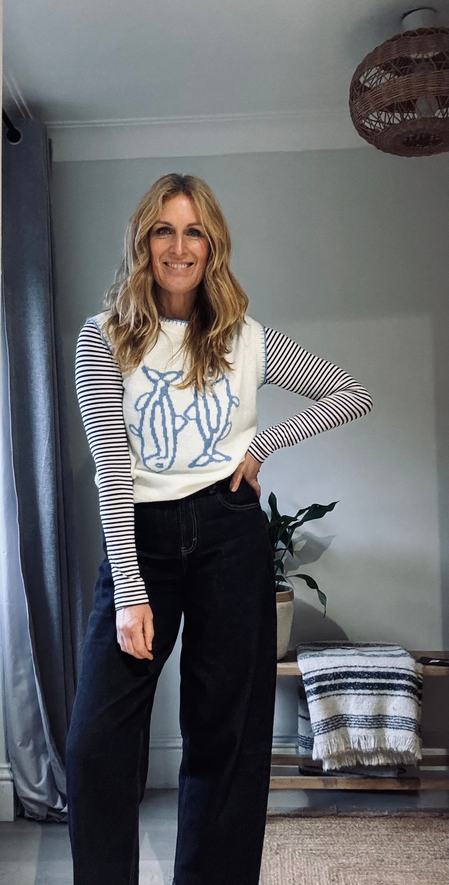 Fish Tank in White and Blue