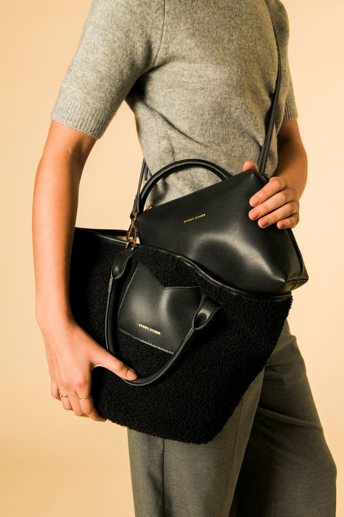 Sherpa Bucket Bag In Black