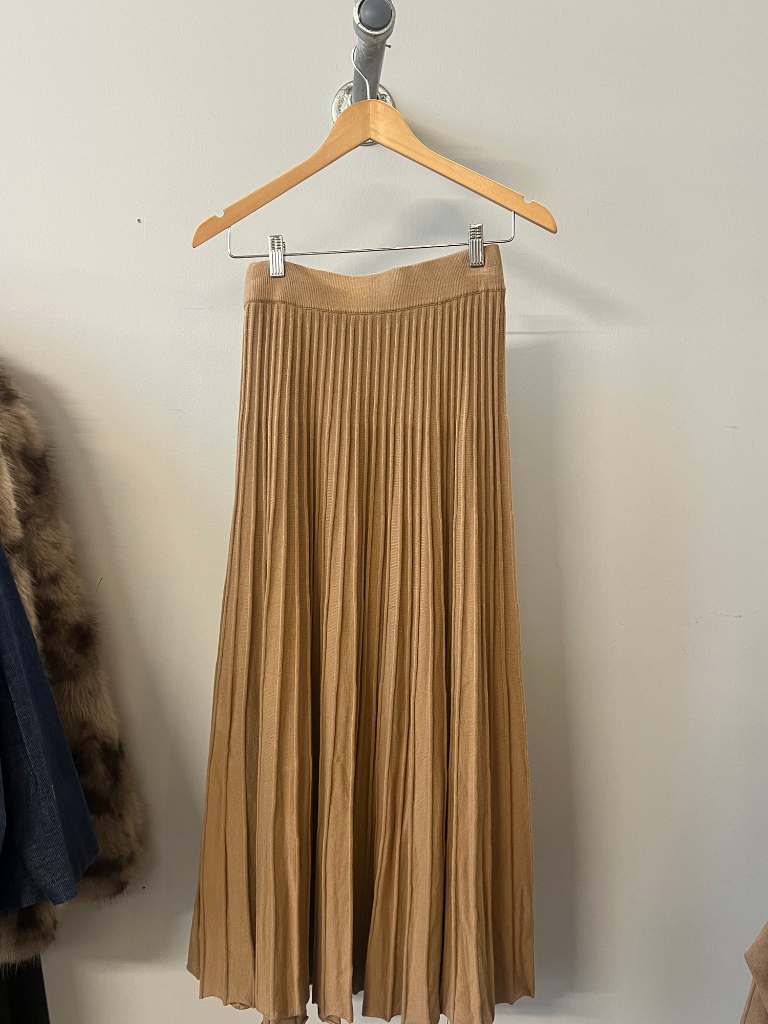Tan Pleated Skirt (One Size)