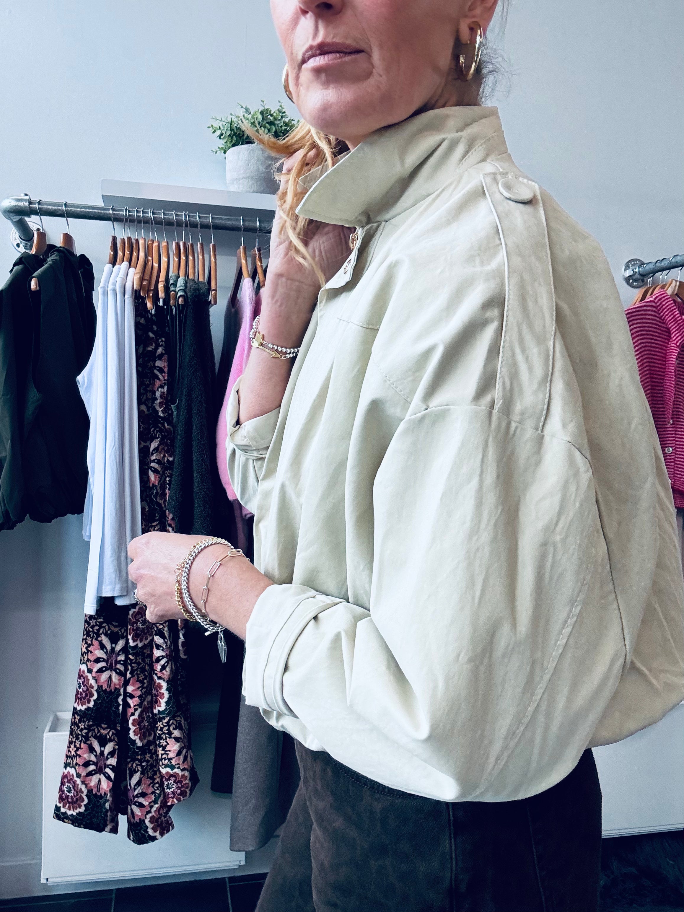 Bubble Beige Jacket with gold zip and fastening