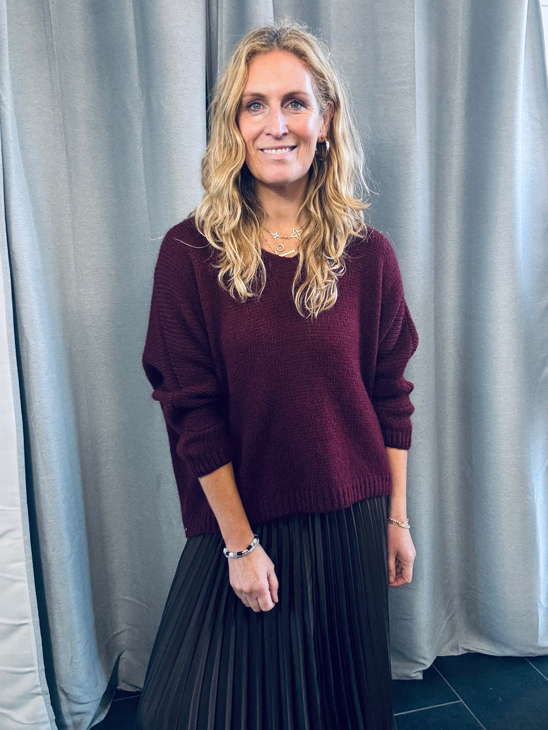 Ruby V-Neck Knit in Wine (ONE SIZE)