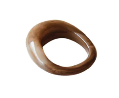 Chalk Natural Resin Ring In Neutral