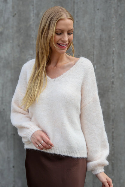 A-View Inge V-neck Knit - Off White