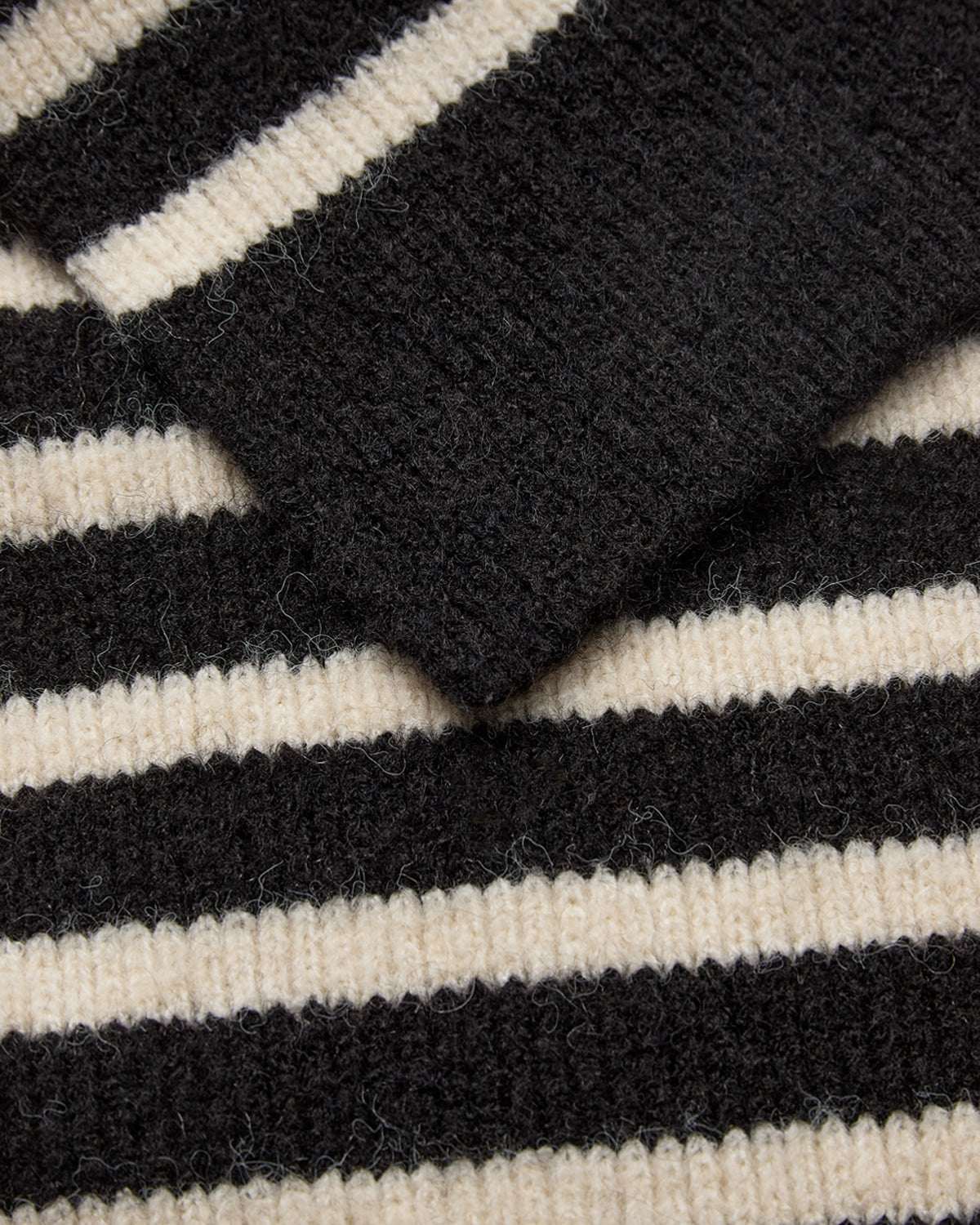 Numph Nudaria Scarf in Caviar Stripe