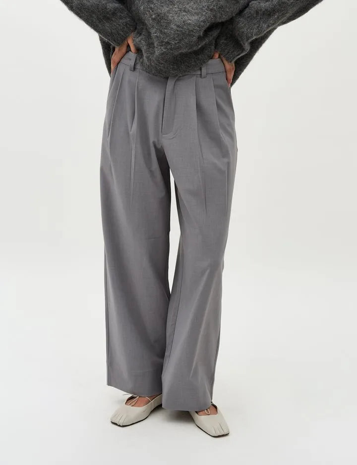 PRE-ORDER Branwen Trouser in Medium grey