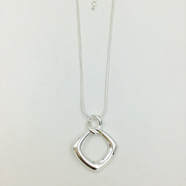 Gracee Silver Pendent Necklace